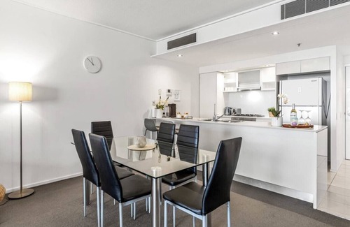 Brisbane Central Business District Apartment | Great Views|Spacious High Floor Family Apartment