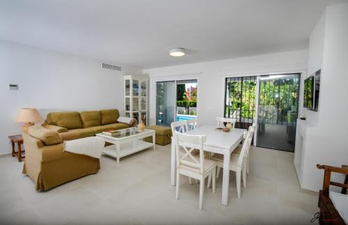 Elviria House | Great Villa Near Beach and Marbella
