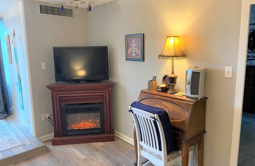 Mid America Condo | Great Weekend Getaway-Weekly/Monthly Discounts