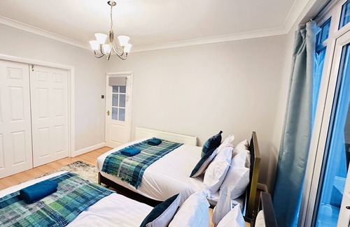 London Borough of Hounslow House | Great West House London TW75NA