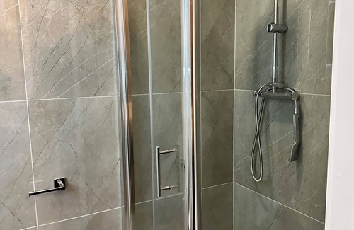 Harlesden Hotel | Green Ariana hotel and restaurant