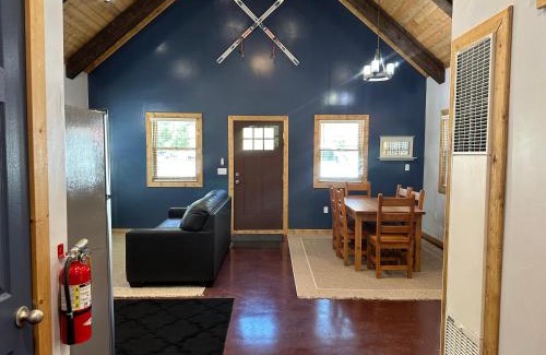 Red River House | Green Cottage On River Street