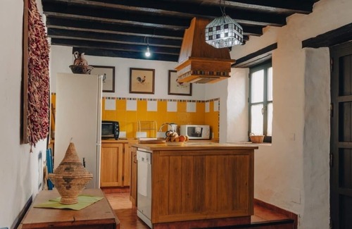 Cortes de la Frontera Cottage | Green Door House for 7 people