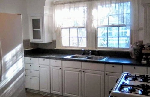 Arabi Cottage | GREEN DOOR COTTAGE nCharming New Orleans home 10 mins from the French Quarter.n