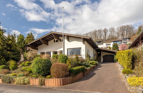 Obere Kyll House | Green Eifel Casa w/Views, Sauna Barrel, Garden, BBQ
