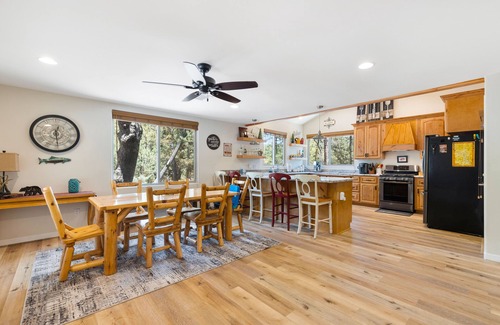 Pine Cabin | Green Elk Retreat Cabin, Cozy Cabin - large side yard with wildlife