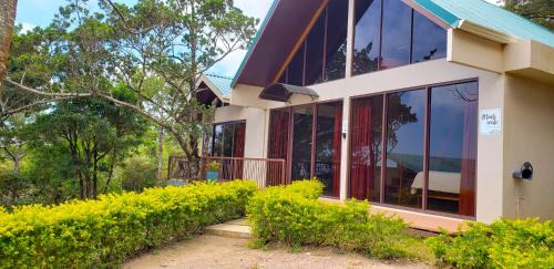 Monteverde House | Green Forest Rustic Houses