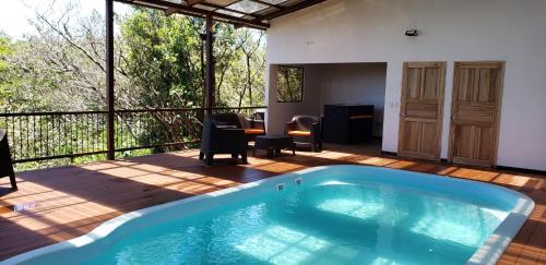 Monteverde House | Green Forest Rustic Houses