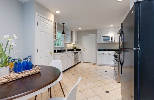 Green Hills House | Green Hills Escape | Family & Pet Friendly