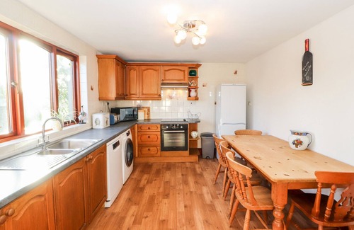 Arrad Foot Cottage | GREEN HILLS FARM, pet friendly, with hot tub in Ulverston