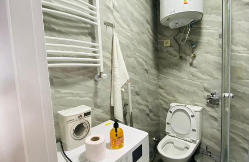 Mtsvane Kontskhi Apartment | green house