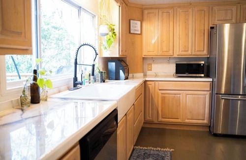 Brooksville Cottage | Green House Under the Oaks Near Weeki Wachee Springs & Cabot Farms Golf Course