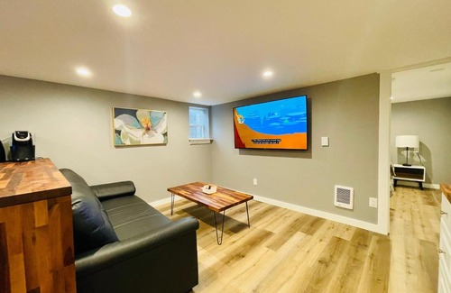 Phinney Ridge Villa | Green Lake 1st Line Home C Full Modern Remodeled