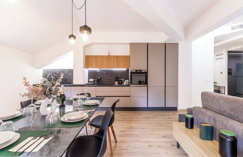 Old Town Apartment | Green Lux-Via Canalino| ZTL pass and parking, air conditioning, Wi-Fi
