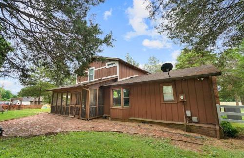 Murfreesboro Apartment | Green Meadow Cabin