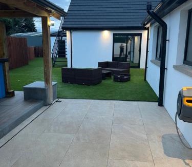 Crumlin Bed & Breakfast | Green Monkey Lodge