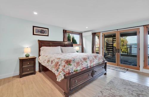 Malletts Bay House | Green Mountain Vermont