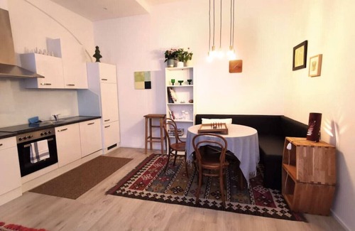Mariahilf Apartment | Green Palm