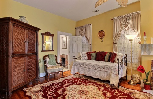 Historic District - North Bed & Breakfast | Green Palm Inn