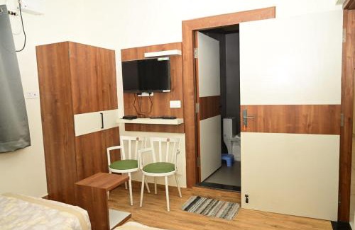 Chandauli House | Green park