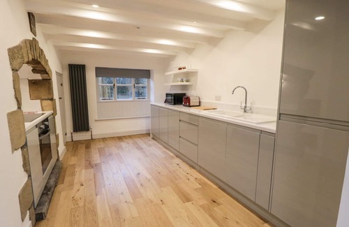 Fourstones Near Bentham Cottage | GREEN SMITHY COTTAGE, pet friendly, with open fire in High Bentham