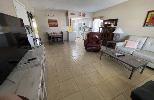 Desert Hills Estates House | Green Valley Desert Retreat