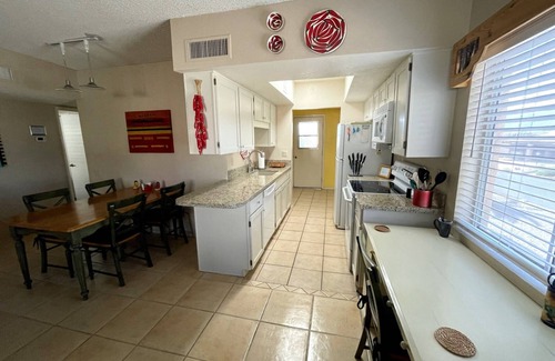 Desert Hills Estates House | Green Valley Desert Retreat