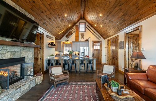 Banner Elk House | Green Valley I in Eagles Nest - Pet Friendly, Stunning long-range views, outdoor kitchen