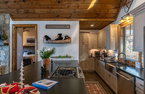 Banner Elk House | Green Valley I in Eagles Nest - Pet Friendly, Stunning long-range views, outdoor kitchen