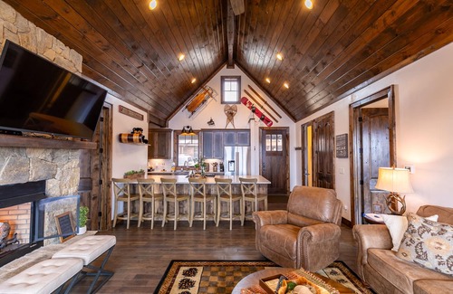 Elk Park House | Green Valley III at Eagles Nest, amazing views!