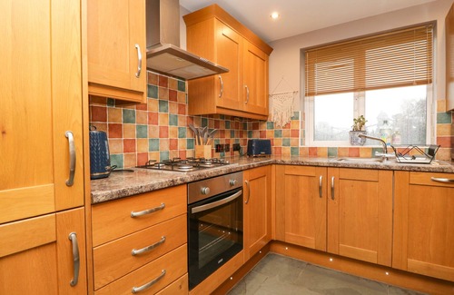 Lowick Cottage | GREEN VIEW, pet friendly, with open fire in Lowick Green
