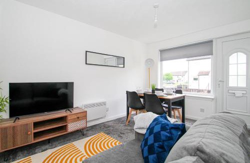 Motherwell House | Greenside Getaway