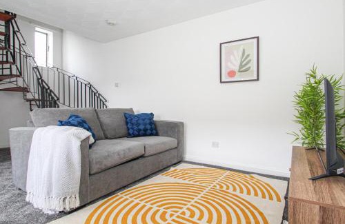 Motherwell House | Greenside Getaway
