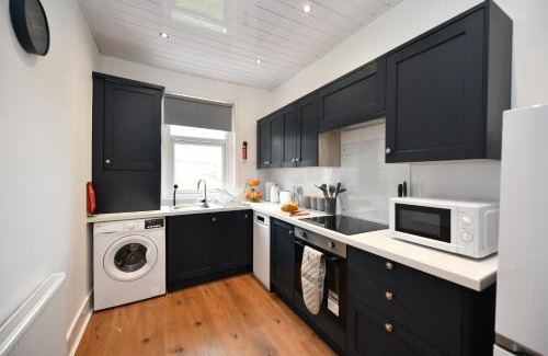 Troon House | Greensleeves Place