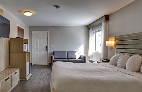 Woodlands Village Hotel | GreenTree Inn Flagstaff