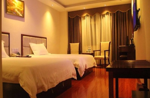 Panyu Hotel | GreenTree Inn Guangzhou Chimelong Paradise Yuangang Metro Station Hotel