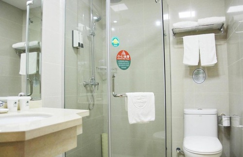 Huicheng Qu Hotel | GreenTree Inn Huizhou Chenjiang Intercity Rail Station Hotel