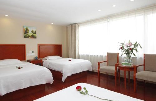 Donggang District Hotel | GreenTree Inn Rizhao West Station Suning Plaza
