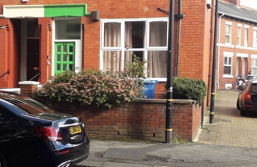 Old Trafford House | GreenView House The 4-Bed Gem of Manchester