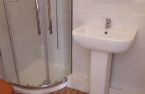 Old Trafford House | GreenView House The 4-Bed Gem of Manchester