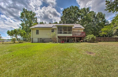 Greenville - Spartanburg House | Greenville Cottage with Private Backyard and Deck