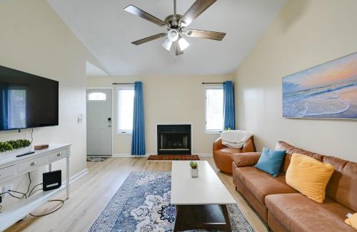 Greenville House | Greenville Getaway Close to Campus and Stadium!