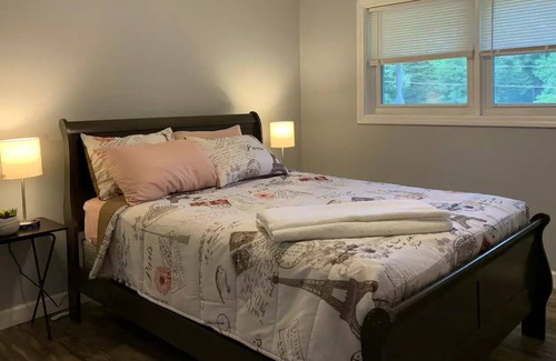 Taylors House | Greenville Home near Paris Mountain Park