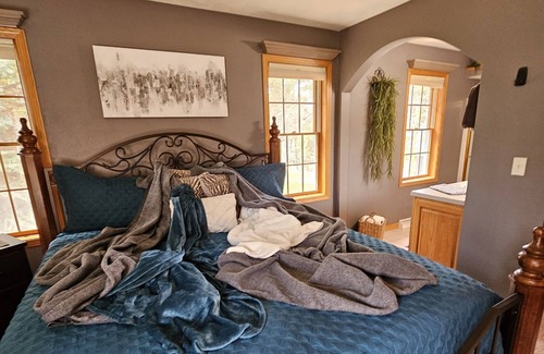 Butte Des Morts House | GREENVILLE, WI - 3 BR, 2 Full Bath -- Great for Hosting