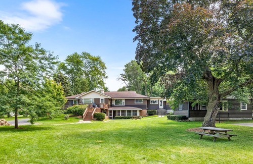 Green Lake Cottage | Greenway Log Cottage - Lodge