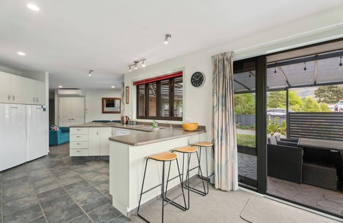 Lowburn House | Greenways Escape - Cromwell Holiday Home