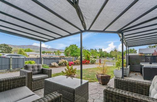 Lowburn House | Greenways Escape - Cromwell Holiday Home