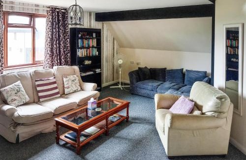 Adgestone House | Greenwood Cottage