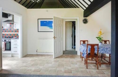 Adgestone House | Greenwood Cottage
