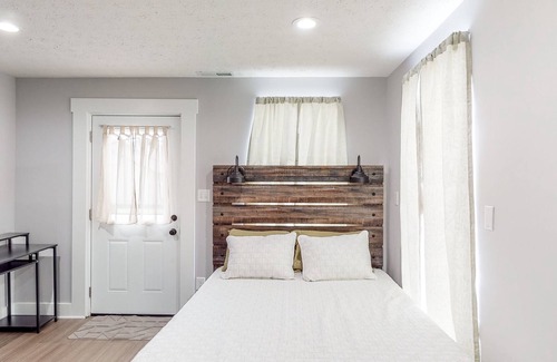 Greenwood Apartment | Greenwood Getaway Apartment - Recently Remodeled